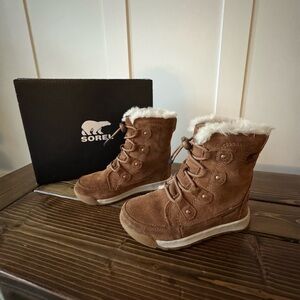 Sorel Whitney II Joan Lace Boots in Tan/Chestnut